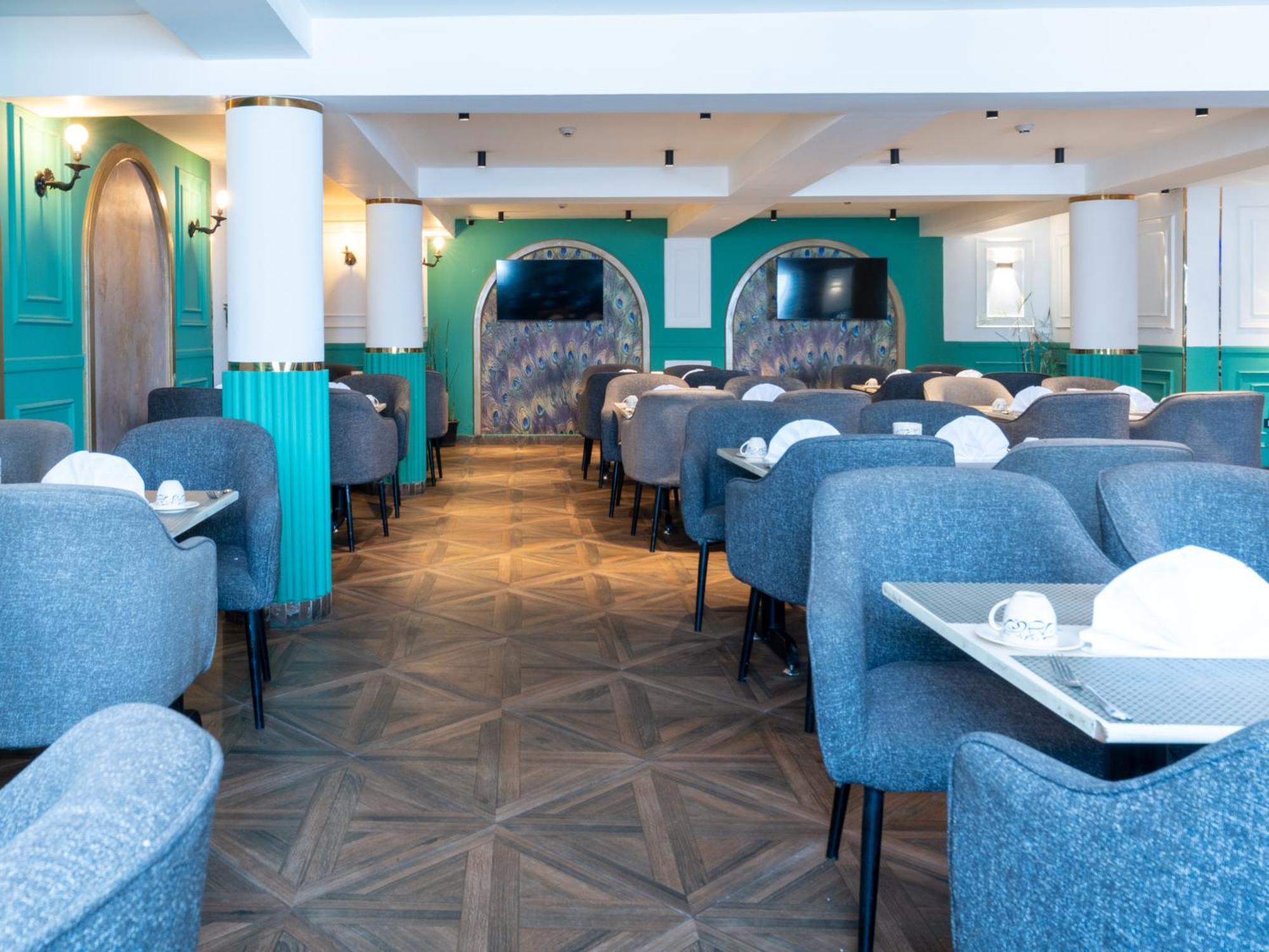 Hotel Panorama Ramsis & Cafe 3*