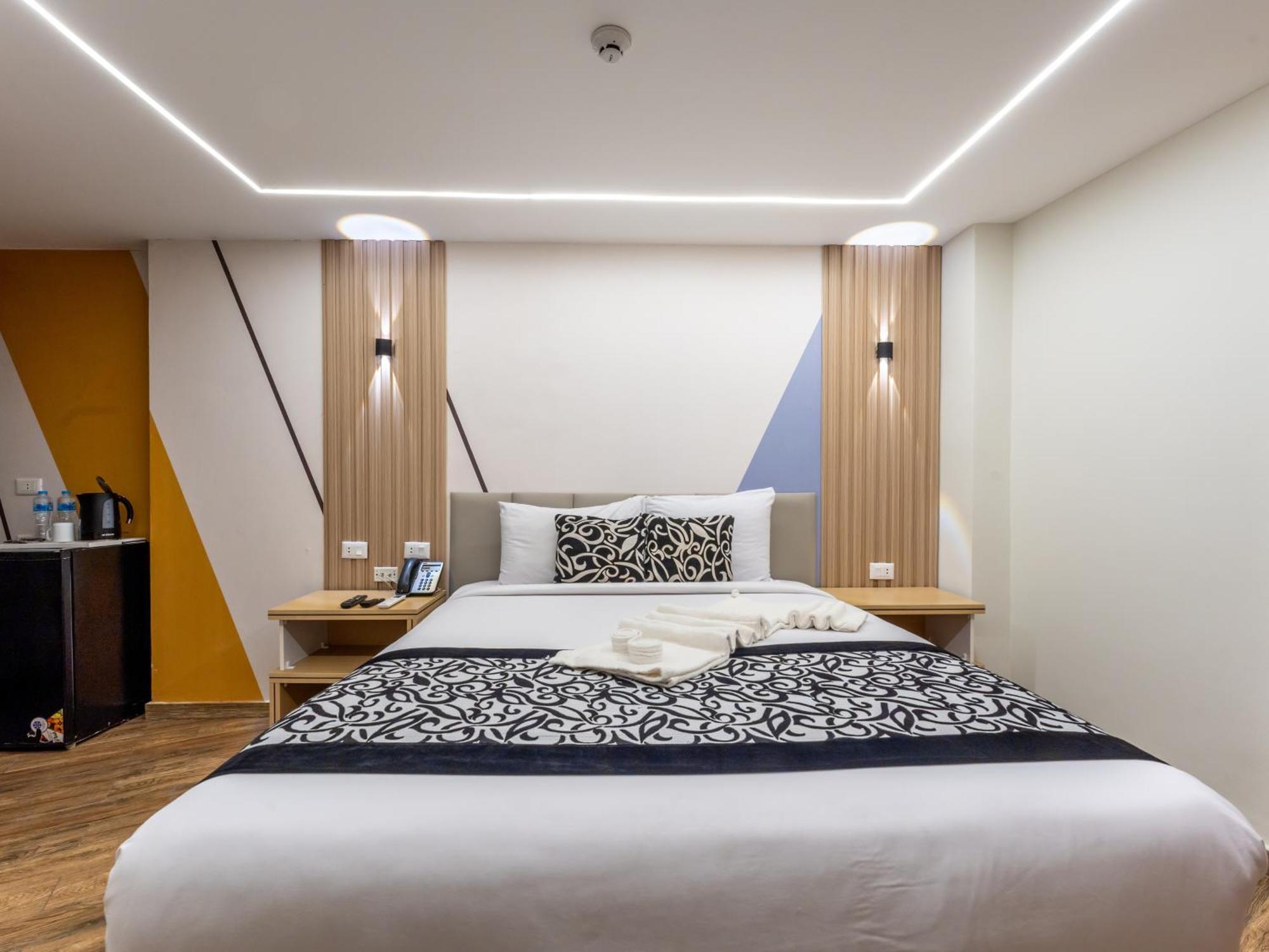 Отель Panorama Ramsis & Cafe 3*